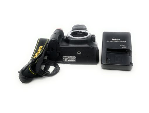 Nikon D5200 DSLR Camera Body Only - Image 5