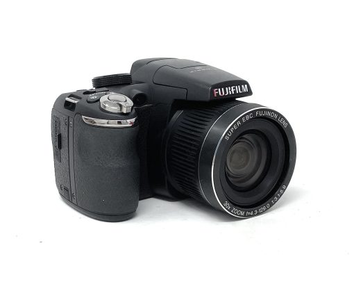 Fujifilm FinePix S4000 Bridge Camera – Black - Image 2