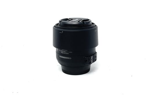 Nikon AF-S DX Micro NIKKOR 40mm f/2.8G Lens