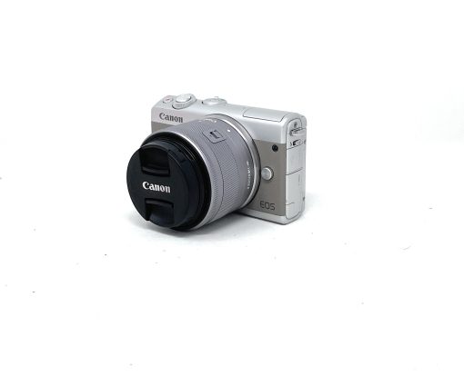 Canon EOS M100 with EF-M 15-45mm Lens Silver