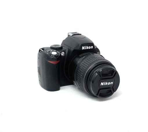 Nikon D40 DSLR Camera with 18-55mm II - Image 2