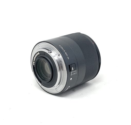 Canon EF-M 32mm f/1.4 STM Lens - Image 5