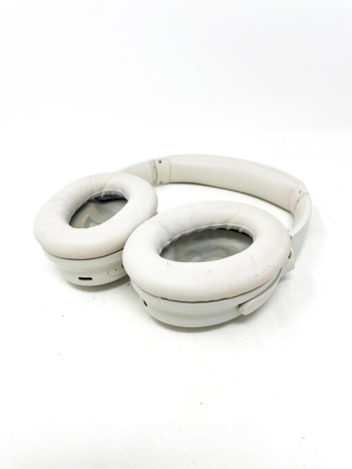 Bose QuietComfort 45 Wireless Noise Cancelling Headphones White - Image 3
