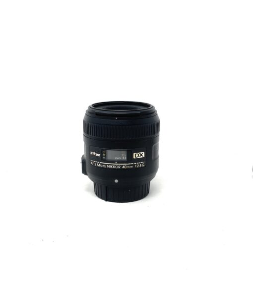 Nikon AF-S DX Micro NIKKOR 40mm f/2.8G Lens