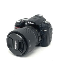 Nikon D90 DSLR Camera with 18-105mm VR Lens